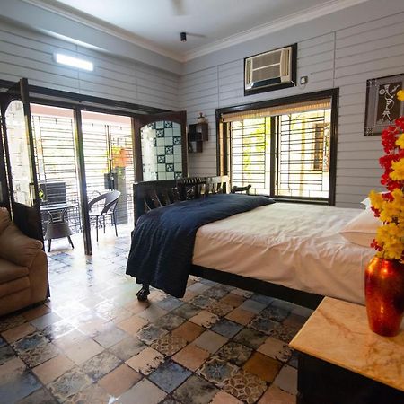 J'S Nest Hotel Calcutta Buitenkant foto