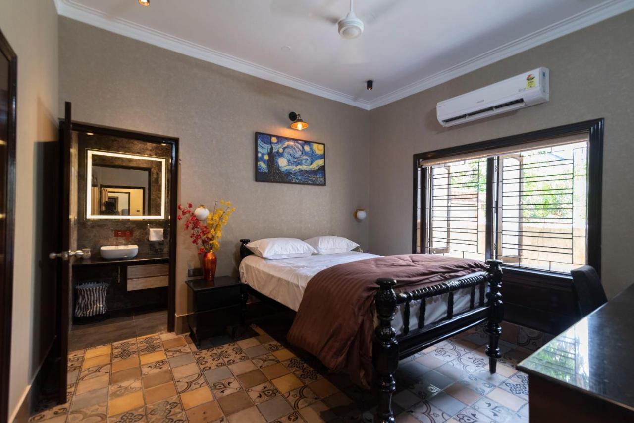 J'S Nest Hotel Calcutta Buitenkant foto