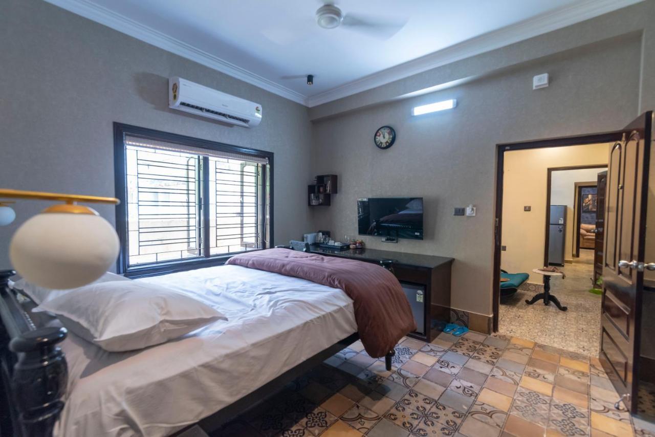 J'S Nest Hotel Calcutta Buitenkant foto