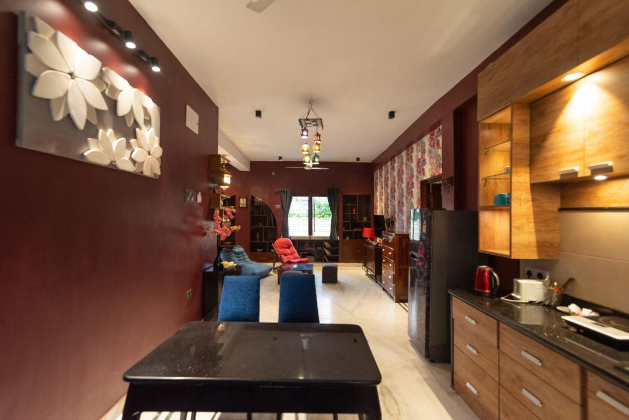 J'S Nest Hotel Calcutta Buitenkant foto