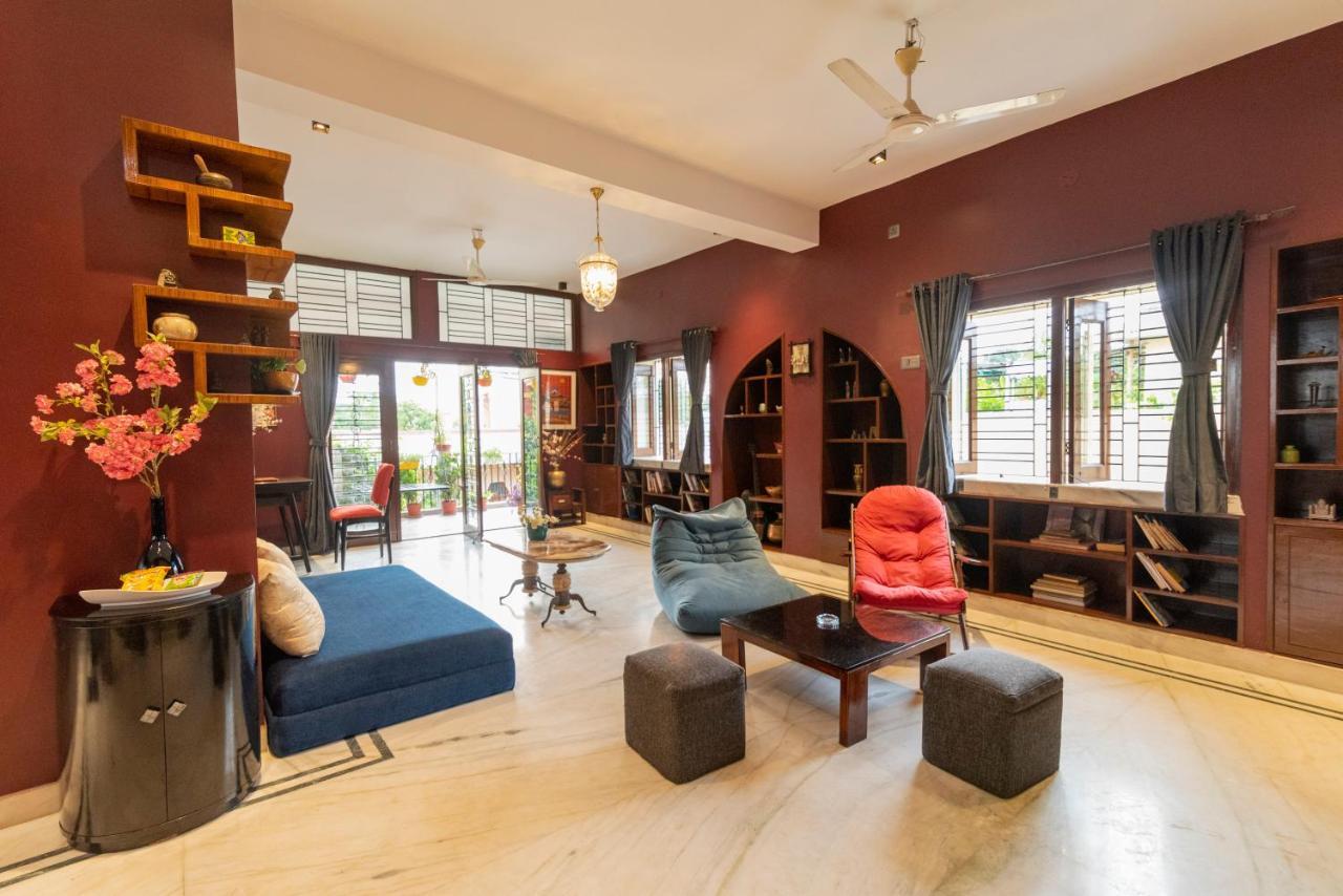 J'S Nest Hotel Calcutta Buitenkant foto